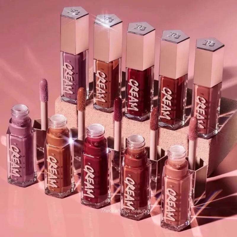 Gloss lips